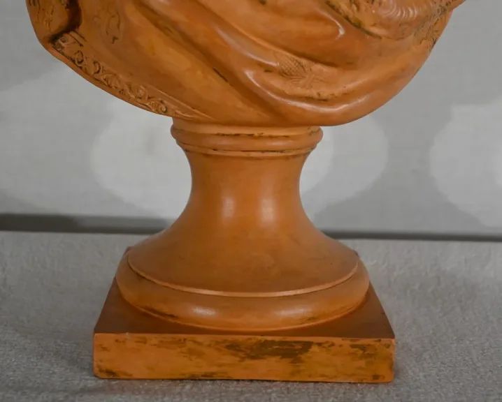 BÜSTE AUS STEINWAREN VON MARIE ANTOINETTE