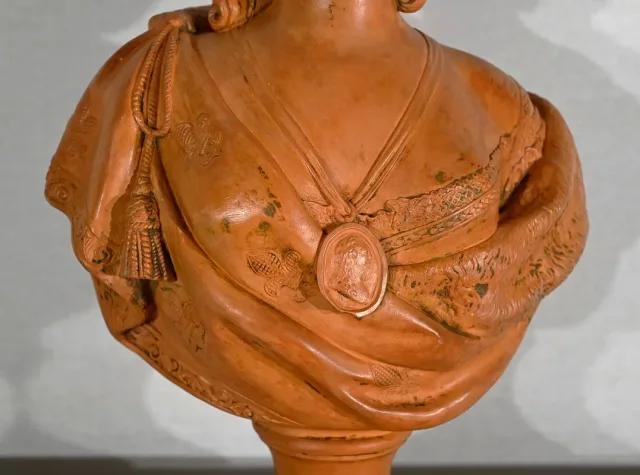 BUSTO DE LOZA DE MARÍA ANTOINETTE