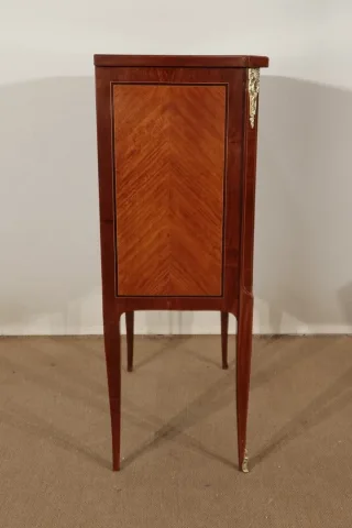 SCHRANK IM FRANZÖSISCHEN ÜBERGANGSSTIL
