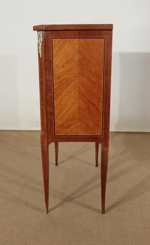 SCHRANK IM FRANZÖSISCHEN ÜBERGANGSSTIL