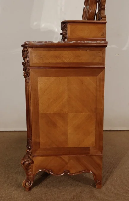 DRESSING TABLE