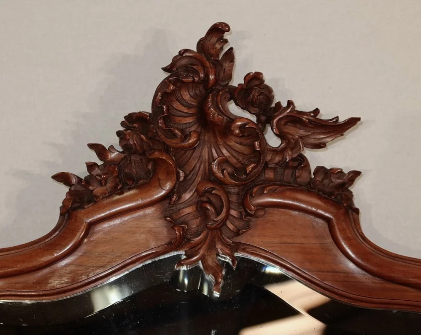 DRESSING TABLE