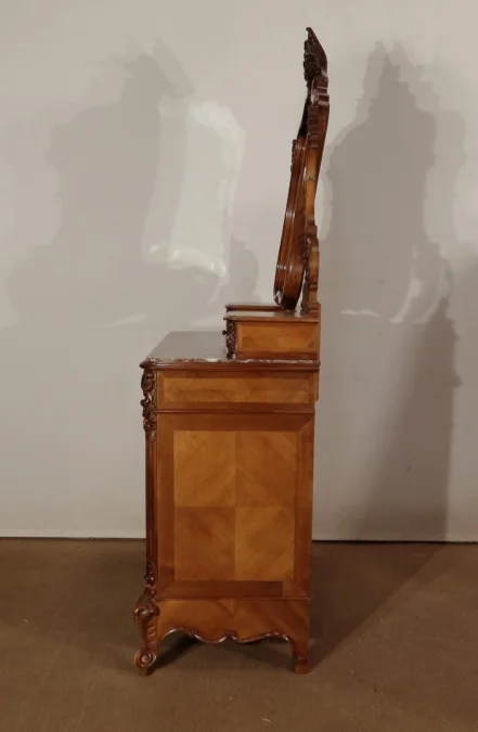 DRESSING TABLE