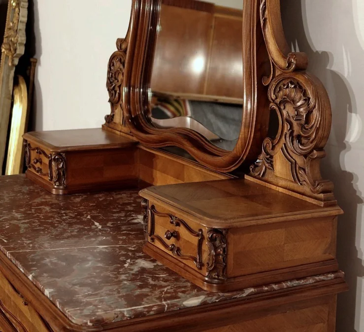 DRESSING TABLE