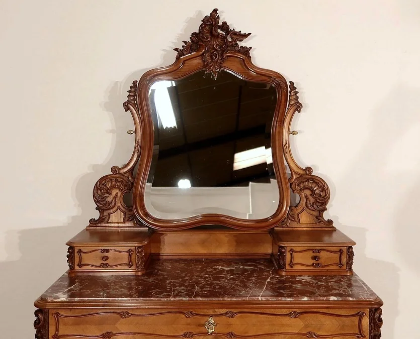 DRESSING TABLE