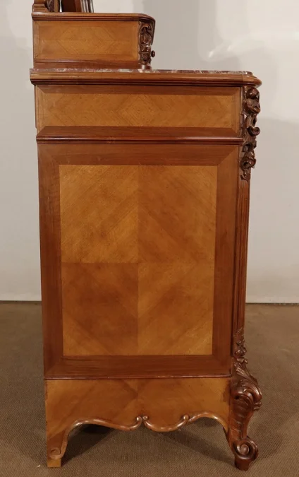 DRESSING TABLE