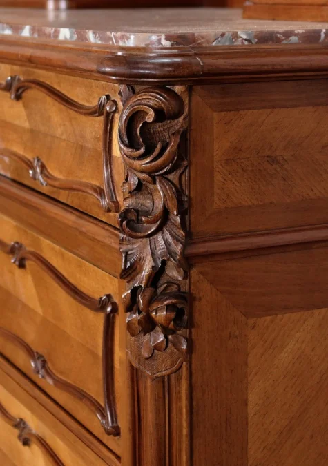 DRESSING TABLE