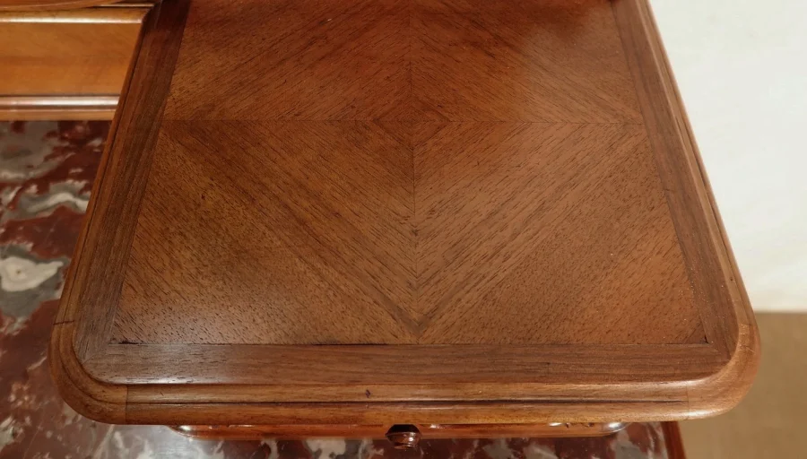 DRESSING TABLE