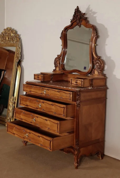 DRESSING TABLE