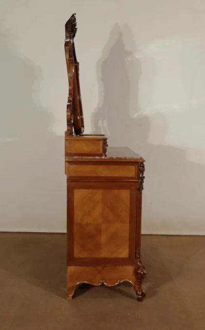 DRESSING TABLE