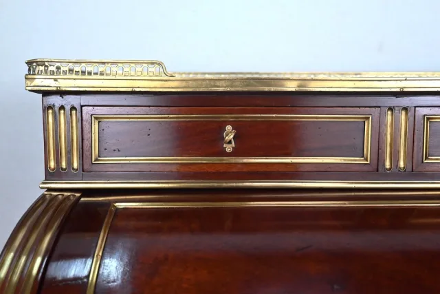 CYLlNDER TOP DESK