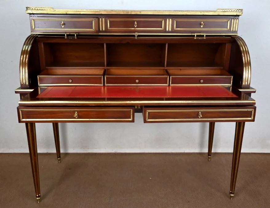 Important Bureau Cylindre en Acajou, style Louis XVI, époque Napoléon III – 2ème moitié XIXe