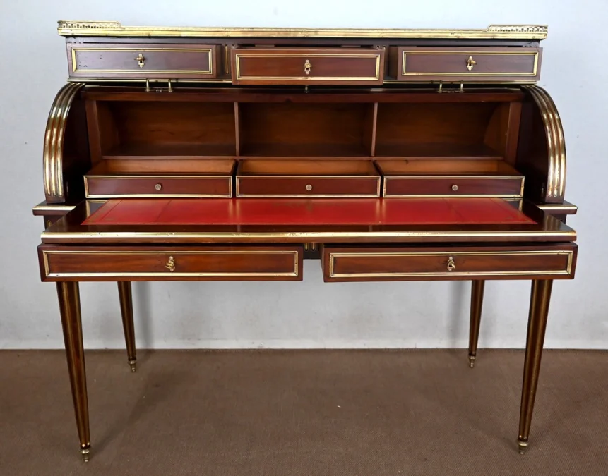 Important Bureau Cylindre en Acajou, style Louis XVI, époque Napoléon III – 2ème moitié XIXe