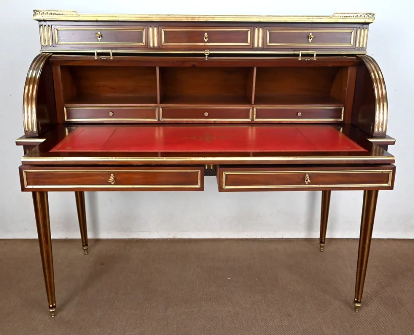 Important Bureau Cylindre en Acajou, style Louis XVI, époque Napoléon III – 2ème moitié XIXe