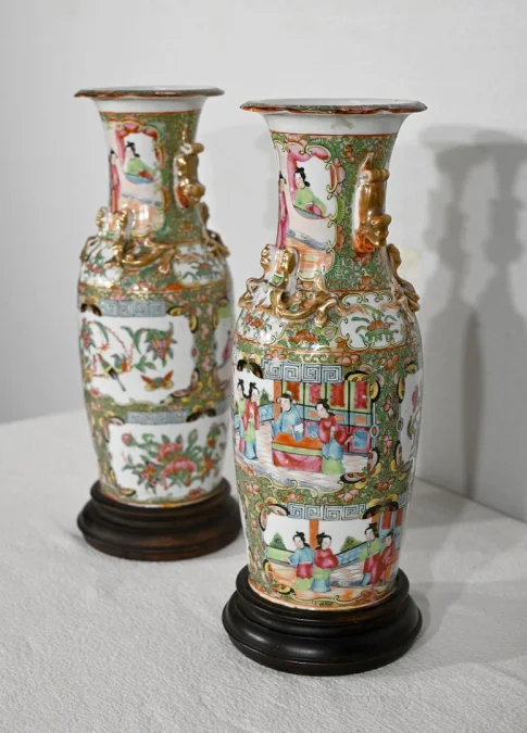Paire de Vases Balustre en Porcelaine de Chine – Fin XIXe
