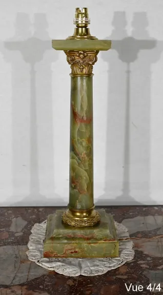 LAMPE IM FRANZÖSISCHEN EMPIRE-STIL