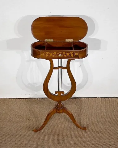 Rare petite Travailleuse en Marqueterie, goût Restauration – Fin XIXe