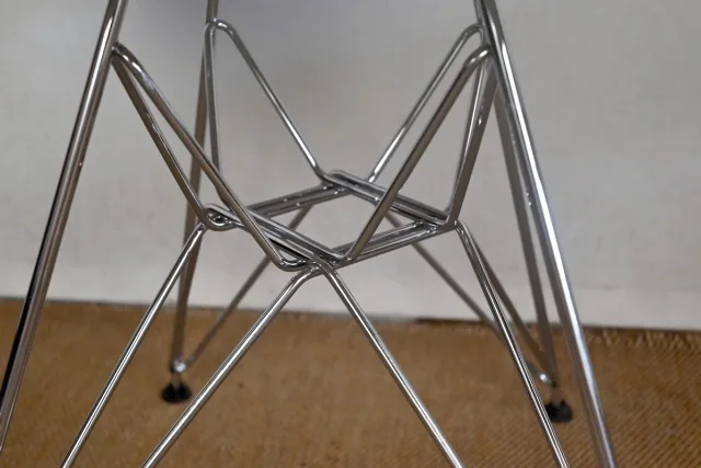 Suite de 6 Chaises, modèle DSR, de Eames – 1960