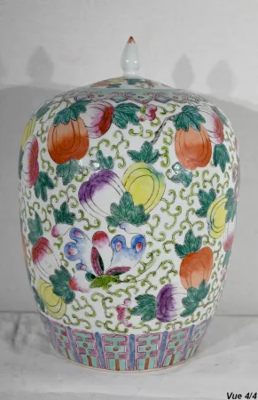 CHINESISCHE PORZELLANVASE
