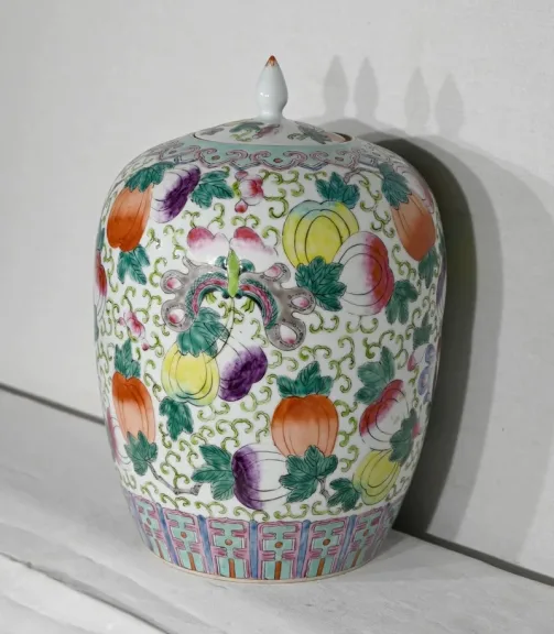 CHINESISCHE PORZELLANVASE