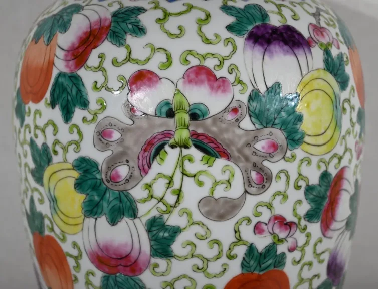 CHINESISCHE PORZELLANVASE