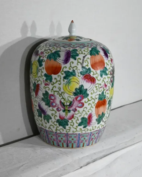 CHINESISCHE PORZELLANVASE