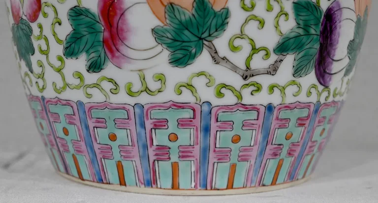 CHINESISCHE PORZELLANVASE