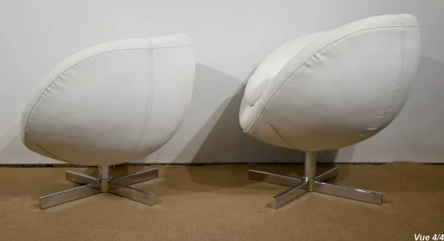 Paire de Fauteuils Boules en Simili Cuir – 1970