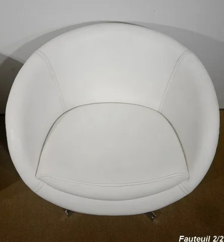 Paire de Fauteuils Boules en Simili Cuir – 1970