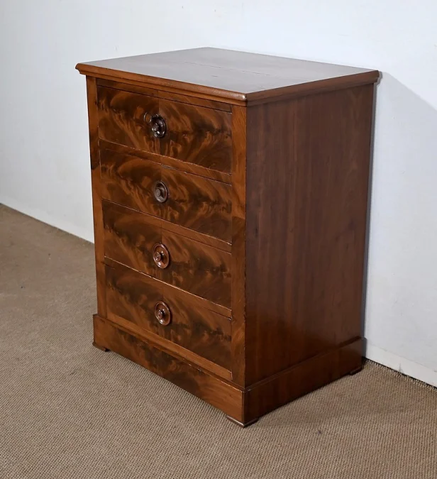SMALL CHEST OF DRAWERS