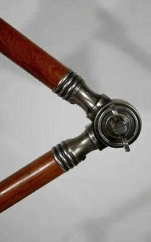 Lampe à Bras Articulé en Métal et Bois – 1920
