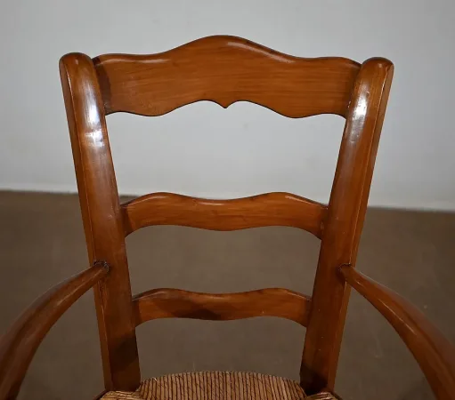 Hochstuhl aus Kirschholz
