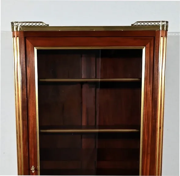 LOUIS XVI-STIJL vitrinekast