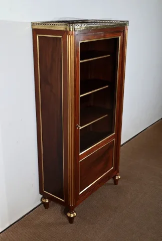 Petite Vitrine en Acajou, style Louis XVI – Fin XIXe