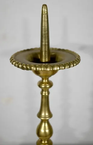 PAAR KERZENHALTER AUS VERGOLDETER BRONZE