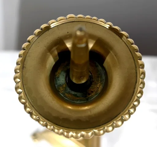 PAAR KERZENHALTER AUS VERGOLDETER BRONZE
