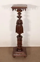 STAND IN CHESTNUT