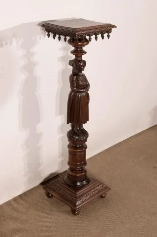 STAND IN CHESTNUT
