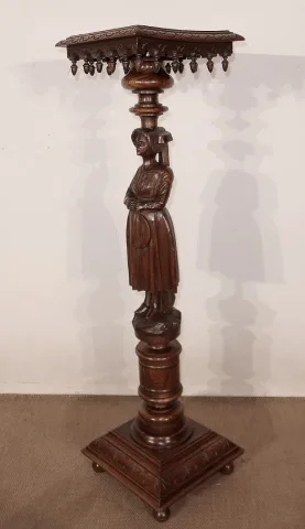 STAND IN CHESTNUT