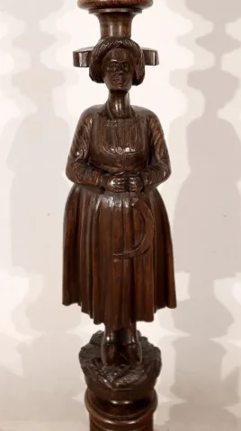 STAND IN CHESTNUT