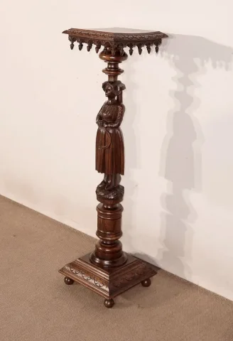 STAND IN CHESTNUT