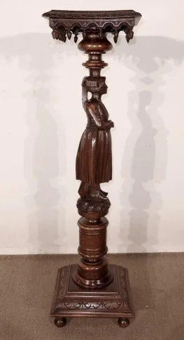 STAND IN CHESTNUT