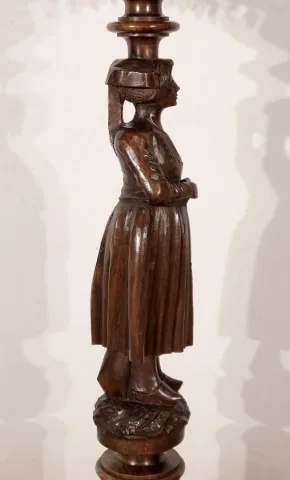 STAND IN CHESTNUT