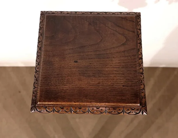 STAND IN CHESTNUT