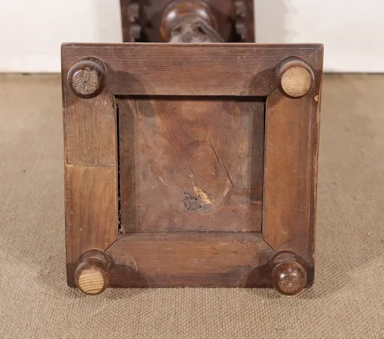 STAND IN CHESTNUT