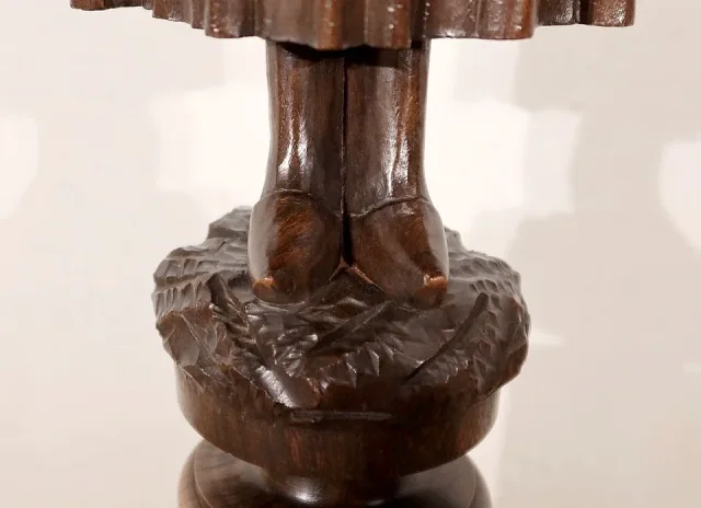 STAND IN CHESTNUT
