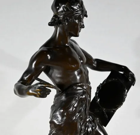 BRONZESTATUETTE von Edouard DROUOT