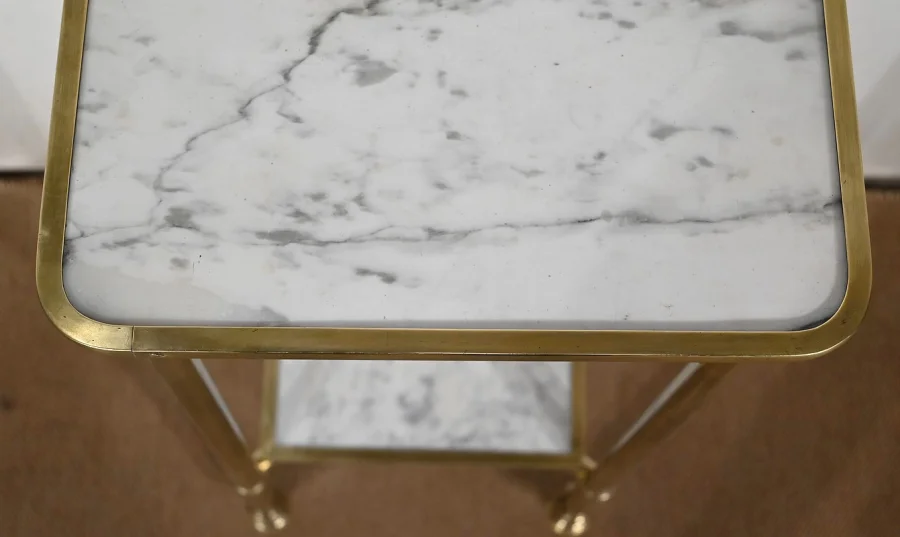 OCCASIONAL TABLE