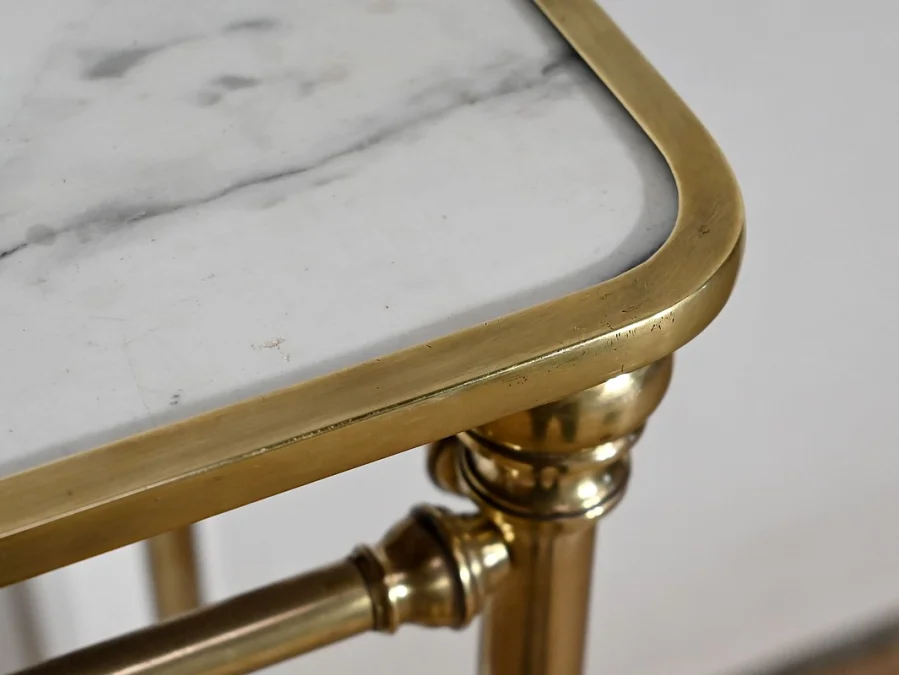 OCCASIONAL TABLE