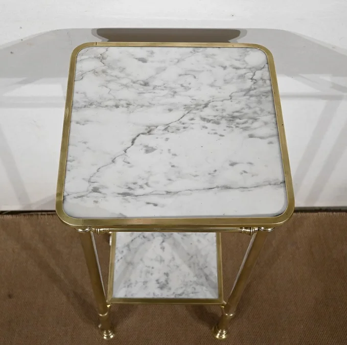 OCCASIONAL TABLE